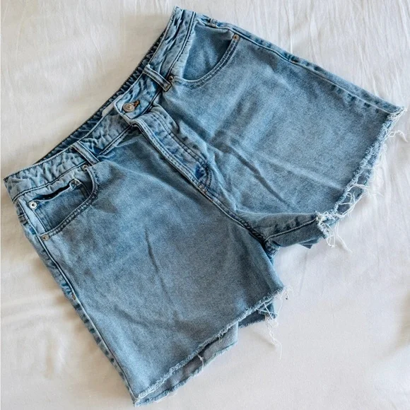 Forever 21 Shorts Forever High Waisted Light Wash Distressed